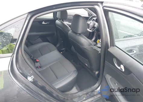 2023 Kia Forte Gt-Line z USA, uszkodzony, nr VIN 3KPF54AD9PE532899